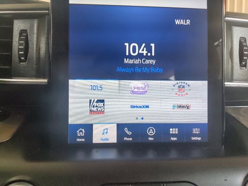 Used 2020 Ford Explorer Platinum w/ Premium Technology Package AWD/4WD image 25