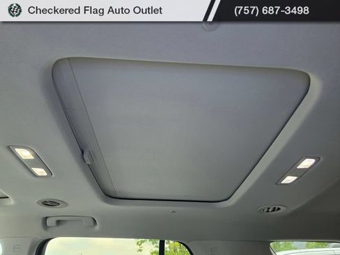 Used 2021 Chevrolet Traverse Premier FWD image 20