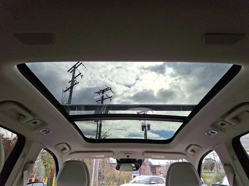 Used 2022 Volvo XC90 T5 Momentum w/ Climate Package image 15