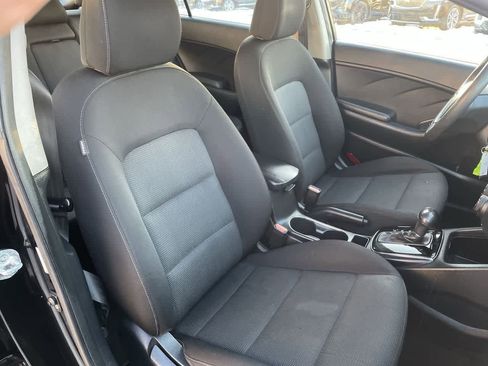 Used 2017 Kia Forte LX image 14