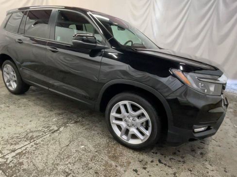 Certified 2024 Honda Passport EX-L image 3
