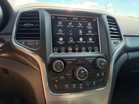 Used 2018 Jeep Grand Cherokee Altitude AWD/4WD image 21