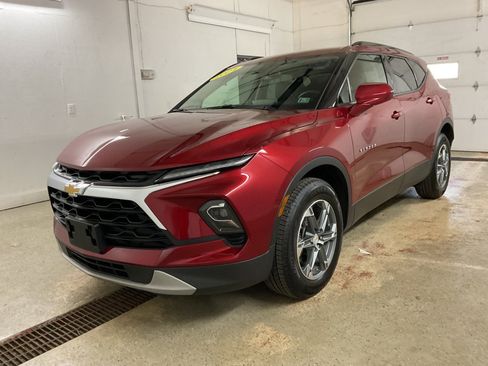 Used 2024 Chevrolet Blazer LT w/ Convenience Package AWD/4WD image 3