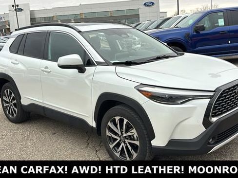 Used 2023 Toyota Corolla Cross XLE w/ Convenience Package image 27