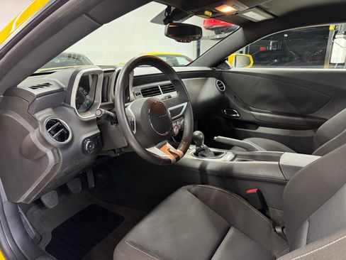 Used 2010 Chevrolet Camaro SS RWD image 29