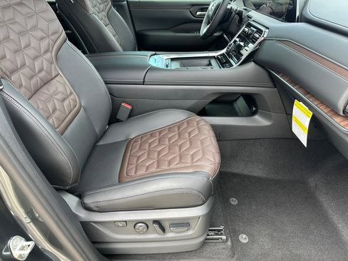 New 2026 Nissan Armada Platinum Reserve image 13