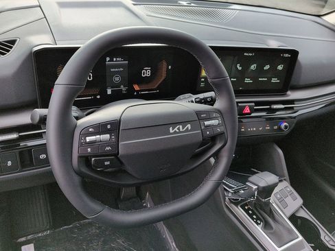 New 2026 Kia Sportage EX FWD image 9