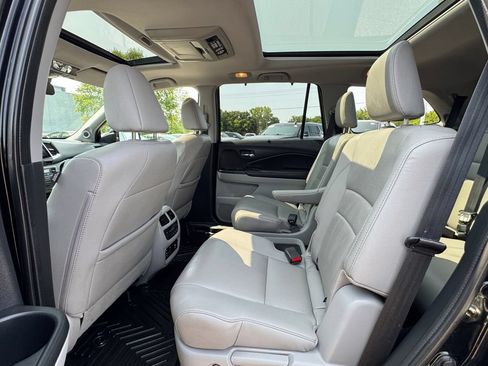 Used 2017 Honda Pilot Elite image 38