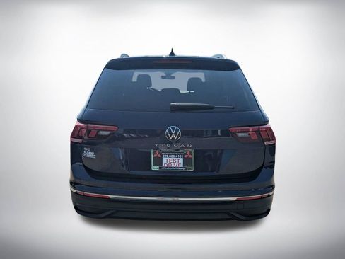 Used 2023 Volkswagen Tiguan SE FWD image 4