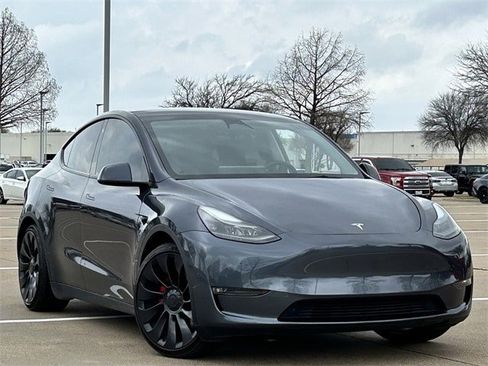 Used 2023 Tesla Model Y Performance image 2