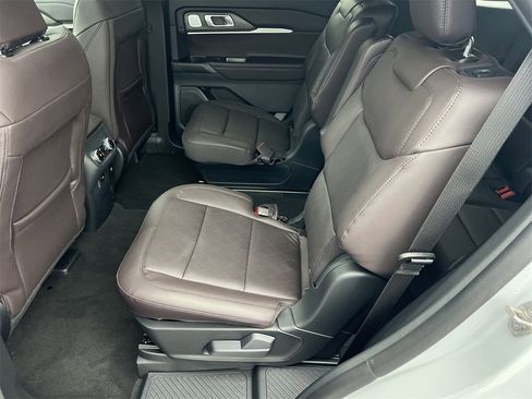 New 2026 Ford Explorer Platinum image 21