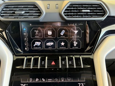 Used 2022 Lamborghini Urus image 24