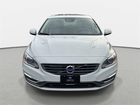 Used 2017 Volvo S60 T5 Inscription Platinum w/ Climate Package image 7