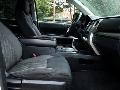 Used 2018 Toyota Tundra SR5 image 17