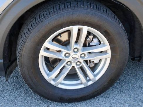 Used 2022 Ford Explorer XLT RWD image 7