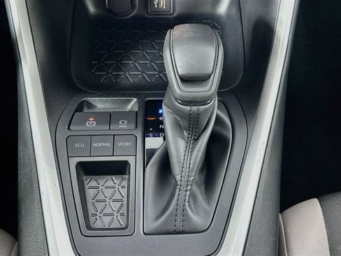 Used 2025 Toyota RAV4 XLE FWD image 25