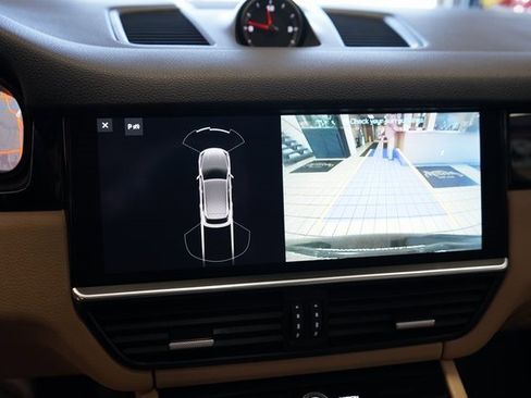 Used 2020 Porsche Cayenne image 9