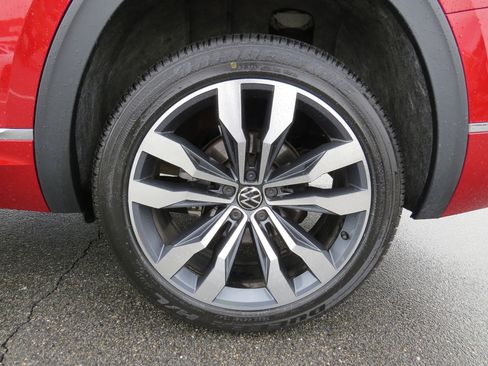 Used 2023 Volkswagen Atlas SEL Premium image 12