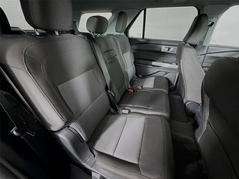 Used 2022 Ford Explorer XLT AWD/4WD image 27