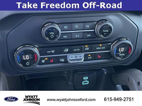 New 2025 Ford Bronco Outer Banks w/ Sasquatch Package image 24