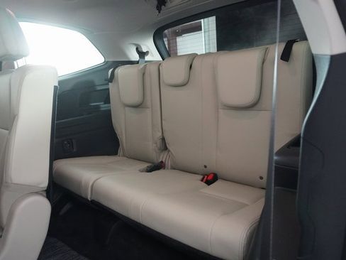 Used 2023 Subaru Ascent Limited image 33