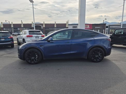 Used 2022 Tesla Model Y Long Range AWD/4WD image 9