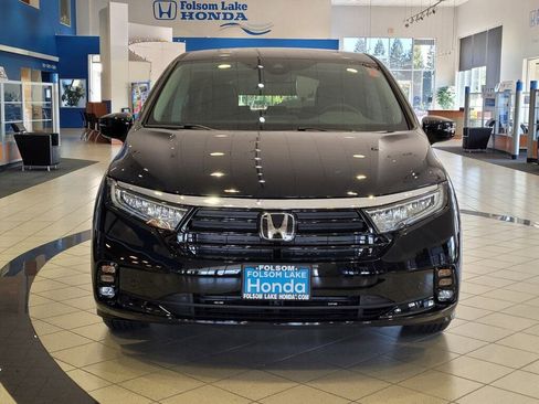 Used 2023 Honda Odyssey Elite image 2