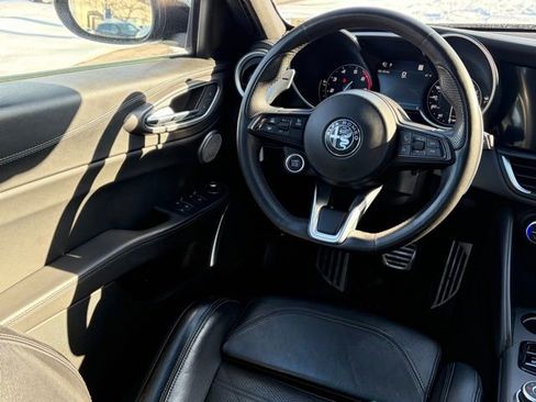 Used 2022 Alfa Romeo Giulia Veloce image 43