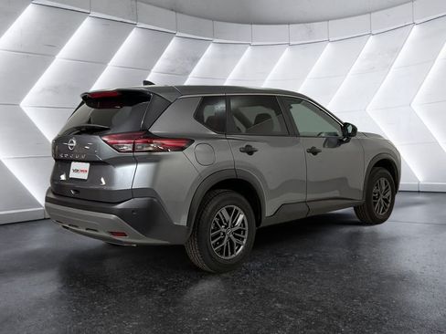 Used 2023 Nissan Rogue S FWD image 4