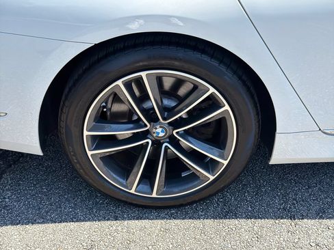 Used 2022 BMW 750i xDrive AWD/4WD image 17