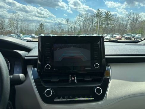 Certified 2022 Toyota Corolla Cross L AWD/4WD image 40