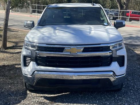 Used 2025 Chevrolet Silverado 1500 LT image 2