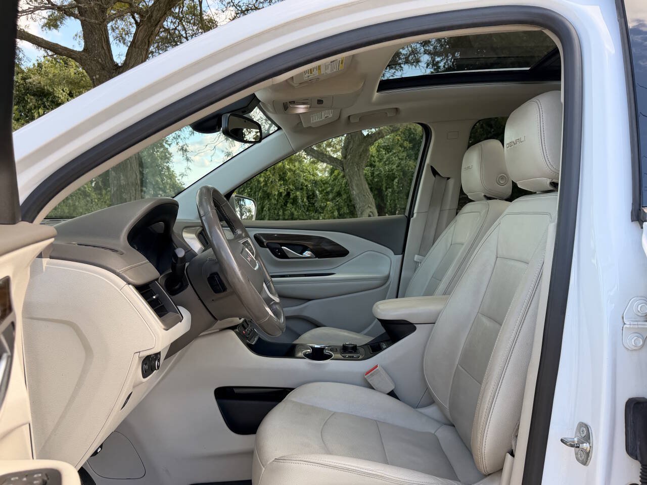 Used 2019 GMC Terrain Denali w/ Advanced Safety Package AWD/4WD image 11