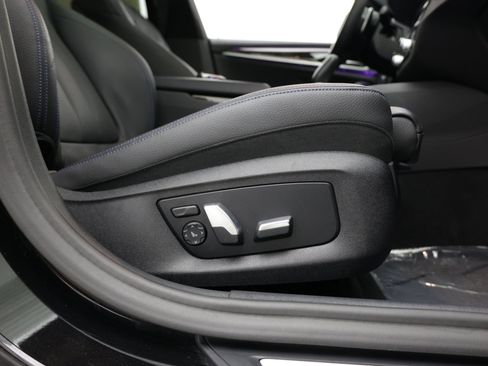 Used 2020 BMW 530i w/ M Sport Package RWD image 44