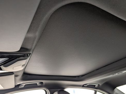 New 2025 BMW 330i Sedan w/ Convenience Package image 20