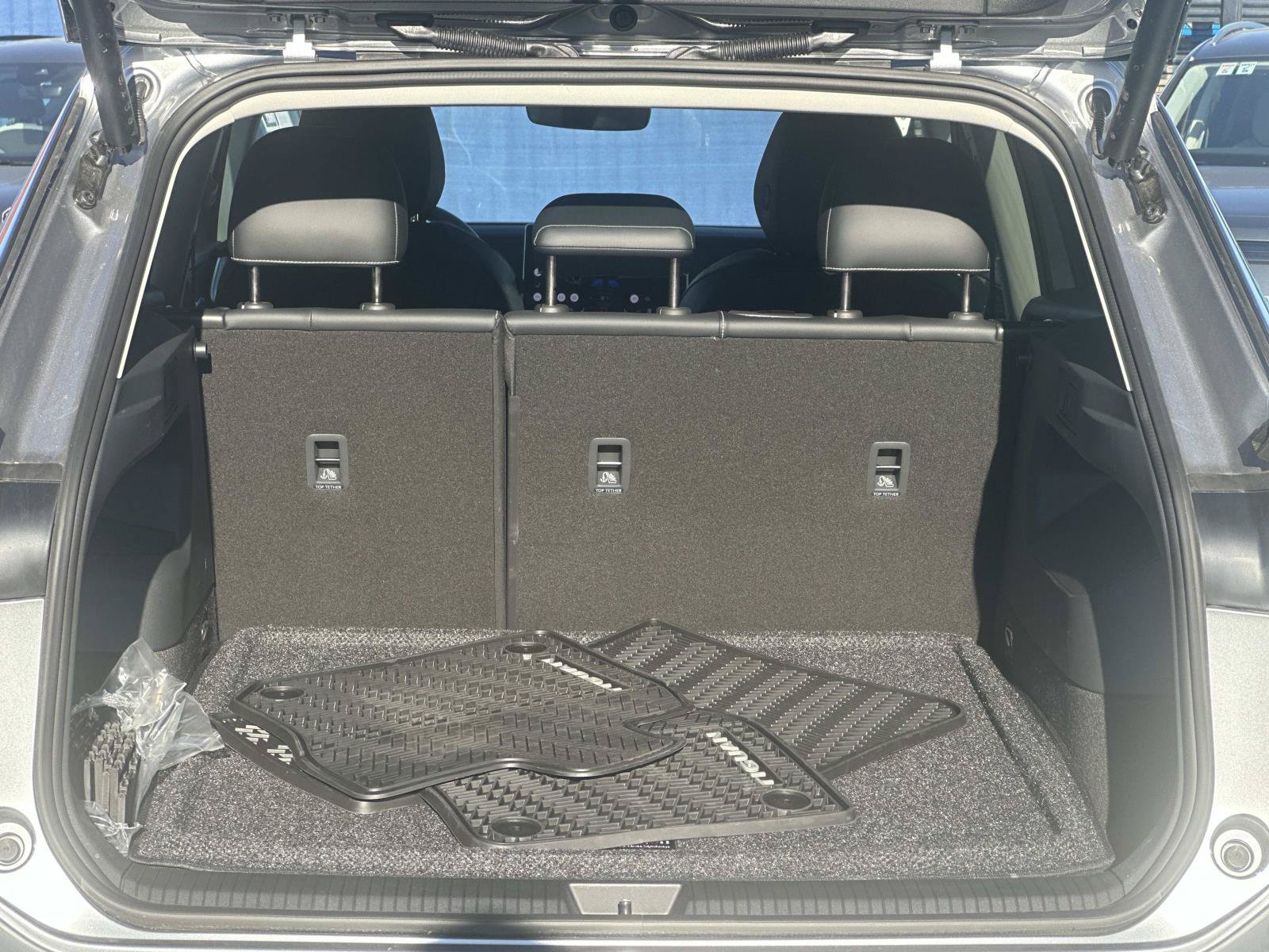 Certified 2026 Volkswagen Tiguan SE FWD image 5