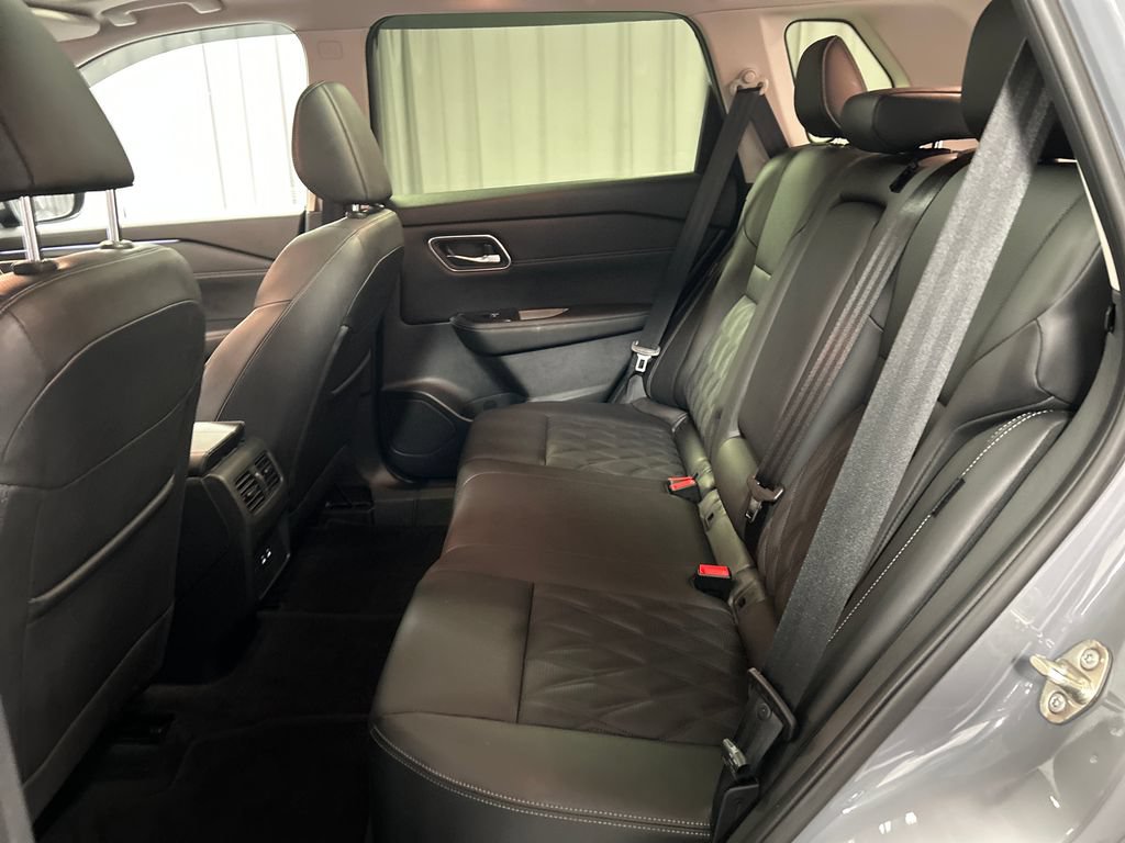 Used 2024 Nissan Rogue Platinum AWD/4WD image 22