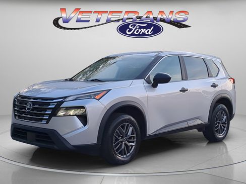 Used 2024 Nissan Rogue S FWD image 1