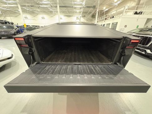 Used 2025 Tesla Cybertruck AWD Crew Cab image 35