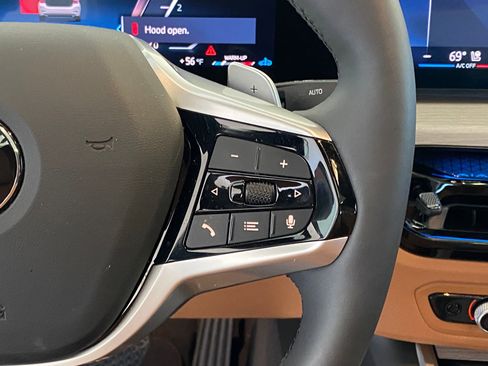 Used 2025 BMW 330i xDrive Sedan w/ Convenience Package image 30