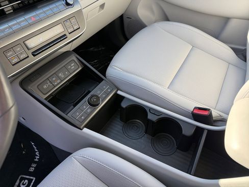 Certified 2025 Hyundai Kona Limited image 13