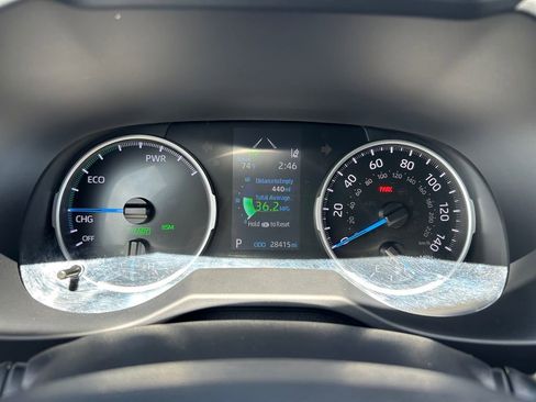 Used 2022 Toyota RAV4 XLE Premium image 17