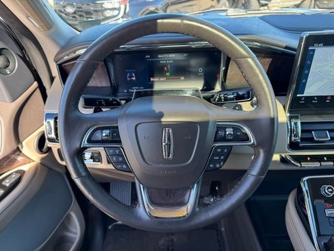 Used 2022 Lincoln Navigator Reserve image 25