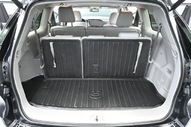 Used 2015 Toyota Highlander XLE AWD/4WD image 35
