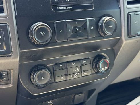 Used 2022 Ford F250 XL w/ Power Equipment Group AWD/4WD image 5