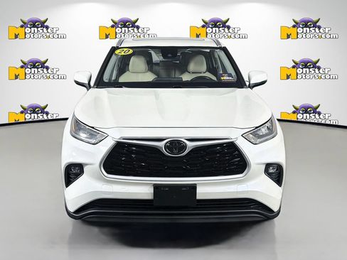 Used 2020 Toyota Highlander XLE AWD/4WD image 2
