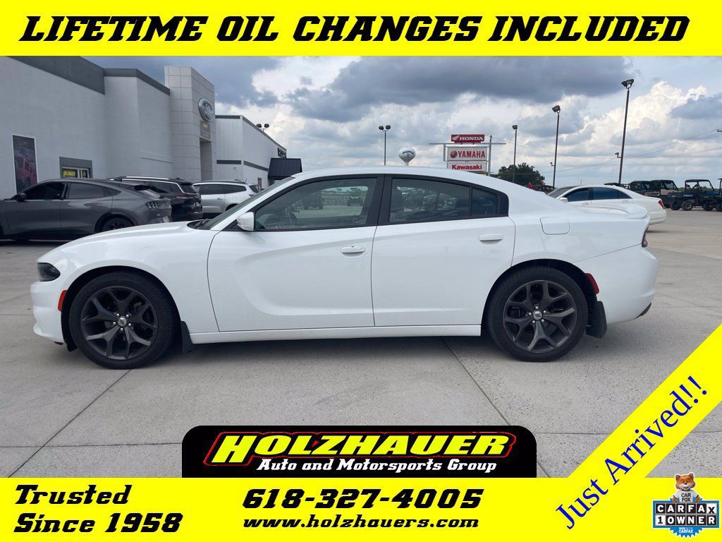 Used 2019 Dodge Charger SXT w/ Plus Group RWD image 1