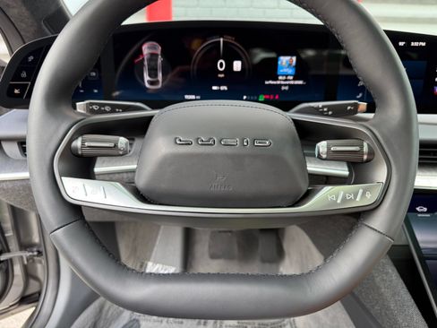 Used 2023 Lucid Air Touring AWD/4WD image 31