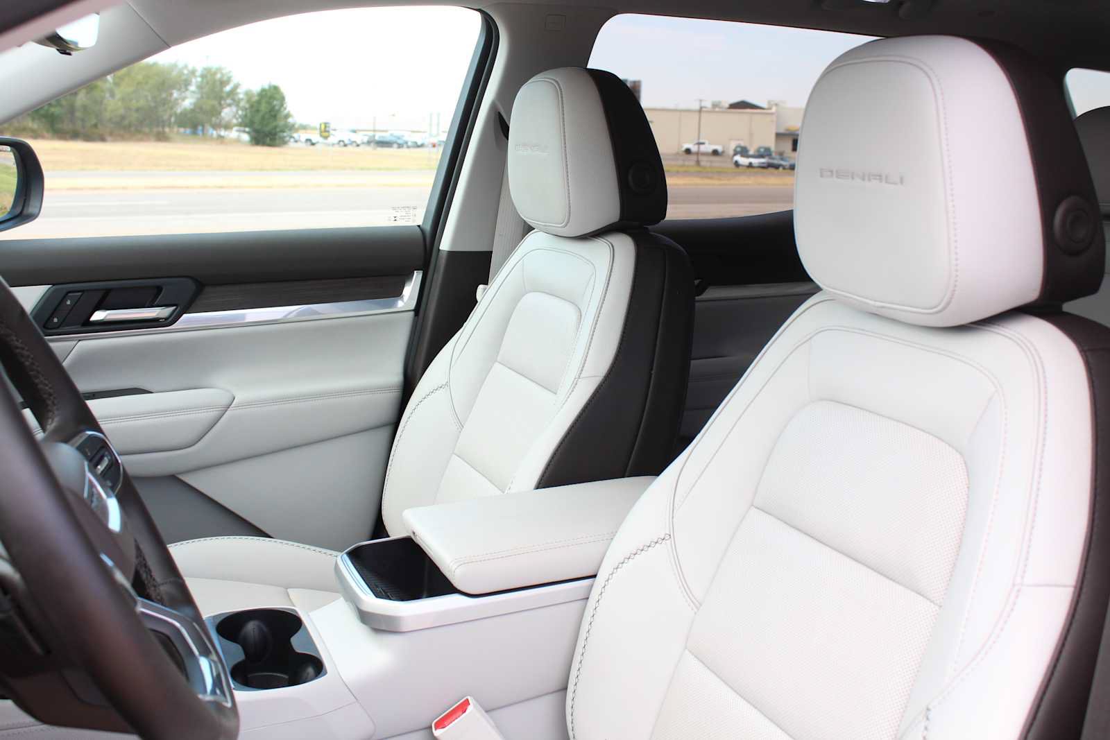 Used 2026 GMC Terrain Denali AWD/4WD image 29