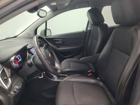 Used 2020 Chevrolet Trax LT w/ Driver Confidence Package image 17